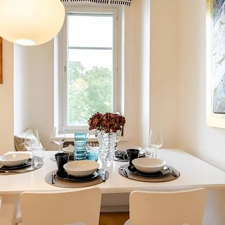 190m2 Modern Mansion In Central 아파트