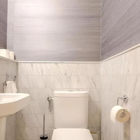 190m2 Modern Mansion In Central Appartamento
